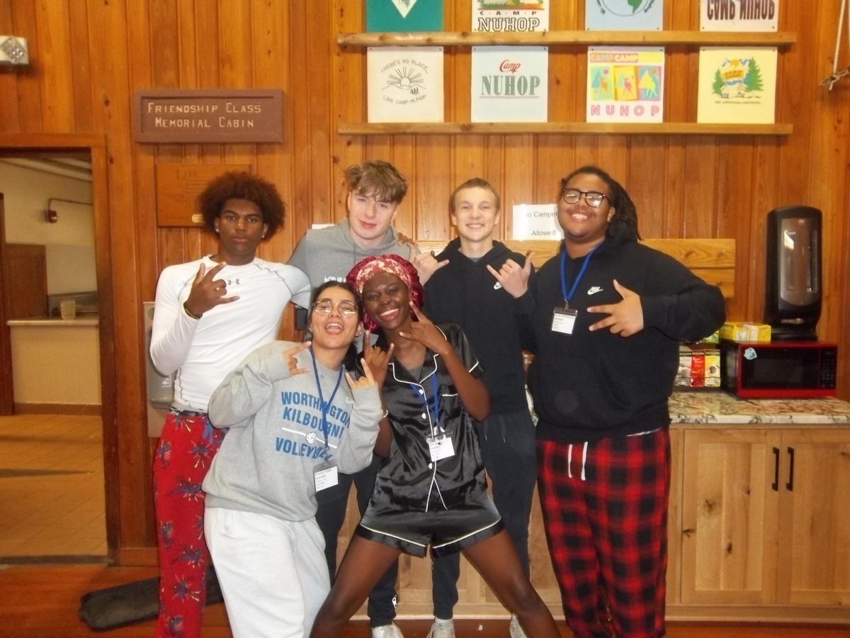 Jayden, Veronica, Alex, Trevor, Ama, Bj during counselors free time