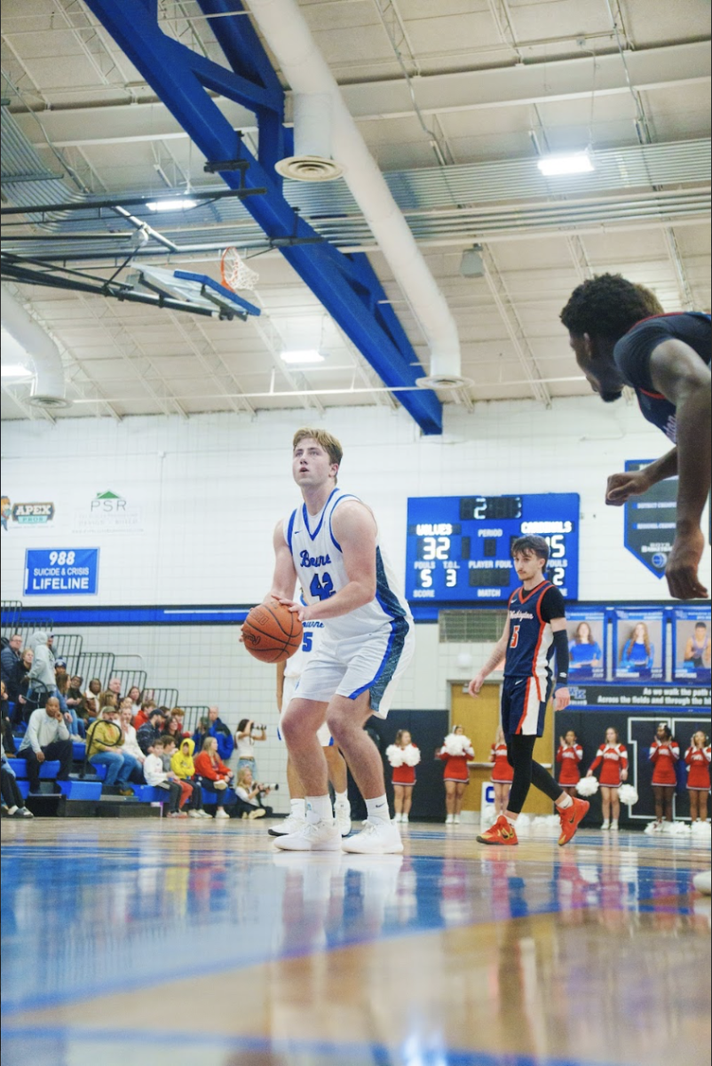 Ben Davis preparing to take a shot
